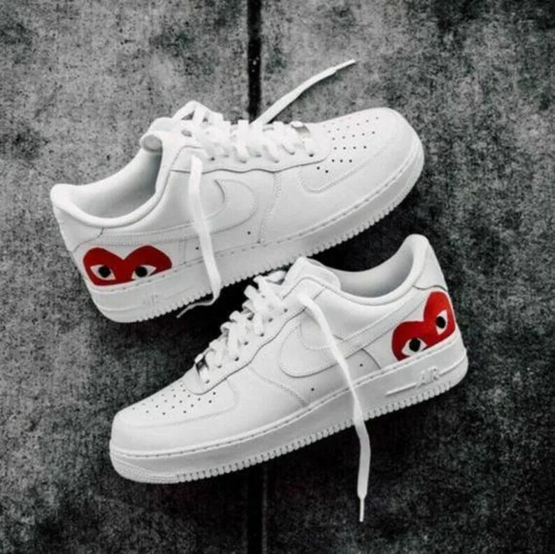 Найк форсы коллаб. Кастом АИР Форс 1. Nike Air Force 1 Heart. Найк АИР Форс 1 сердечко. Найк с сердечками