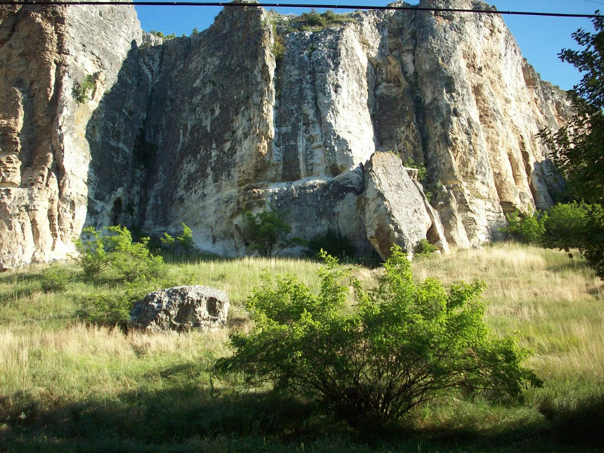 Бахчисарайские горы. Бахчисарайские горы в Крыму. Бахчисарай город на горе. Чабанчик гора Крым. Вид с белой горы Бахчисарай.