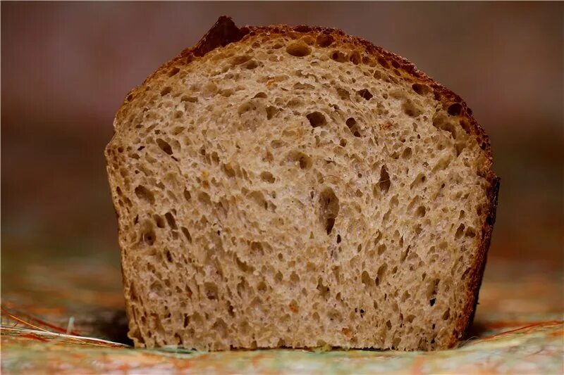 Цельнозерновой хлеб вред. Хлеб с добавками. Цельнозерновой хлеб. Пшеничный хлеб из муки грубого помола. Хлеб из ржаной цельнозерновой.
