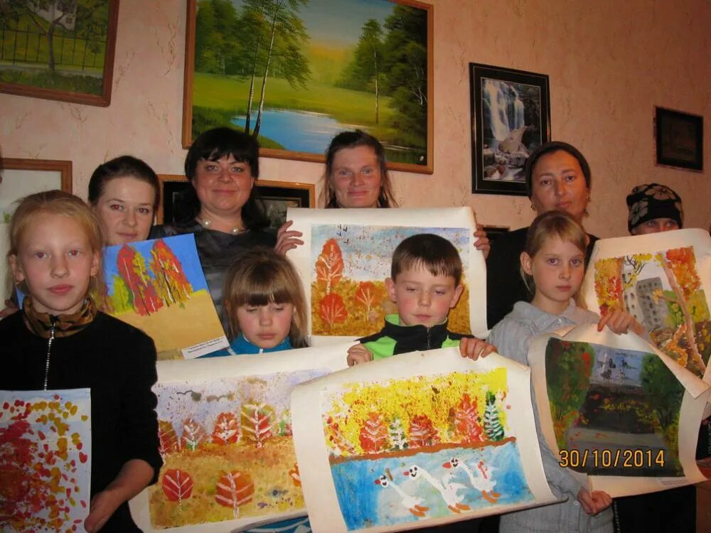 Выставка вернисаж семейный калейдоскоп. Семейный вернисаж конкурс. семейный вернисаж поделка. фотовернисаж краски осени. семейный вернисаж в детском саду.