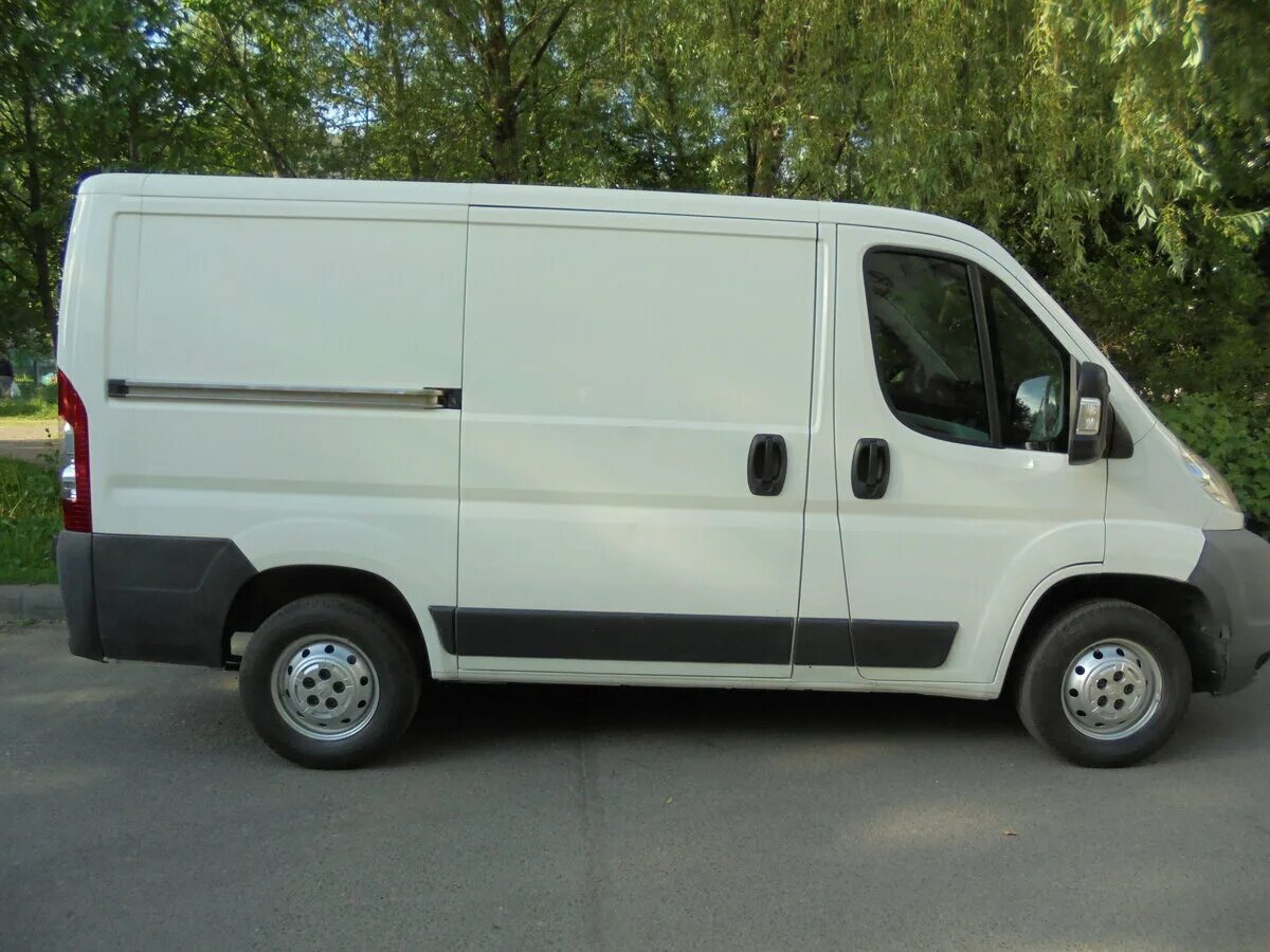 Peugeot Boxer фургон 2010. Пежо боксер цельнометаллический фургон. Peugeot Boxer цельнометаллический. Пежо боксер 2010 года. Купить пежо цельнометаллический