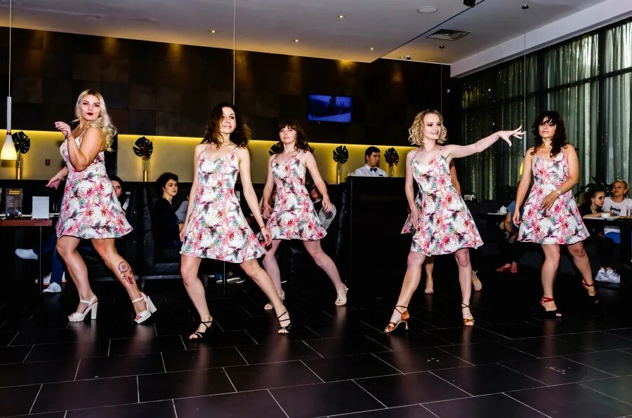 Самара танцевальная студия виктория. Студия танцев самара для взрослых. Танцы в самаре. Самара танцевальная студия виктория. Танцы самара 16+.