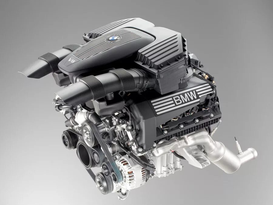Новые двигатели бмв. BMW v8 n62. Мотор БМВ s62. BMW s62 b44 b. Мотор 4.8 БМВ е70.