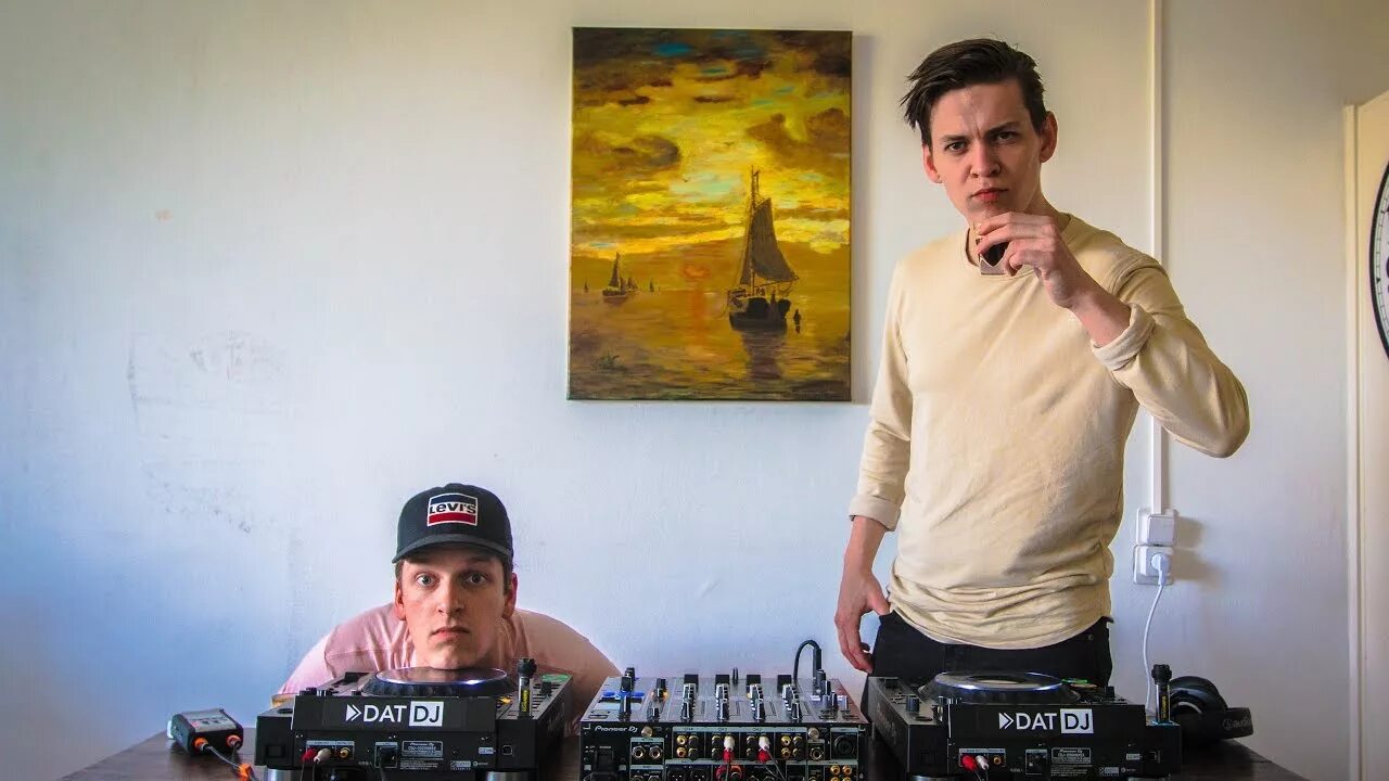 Mr belt wezol. Mr. Mr. Mr belt wezol. Буги вандерленд.