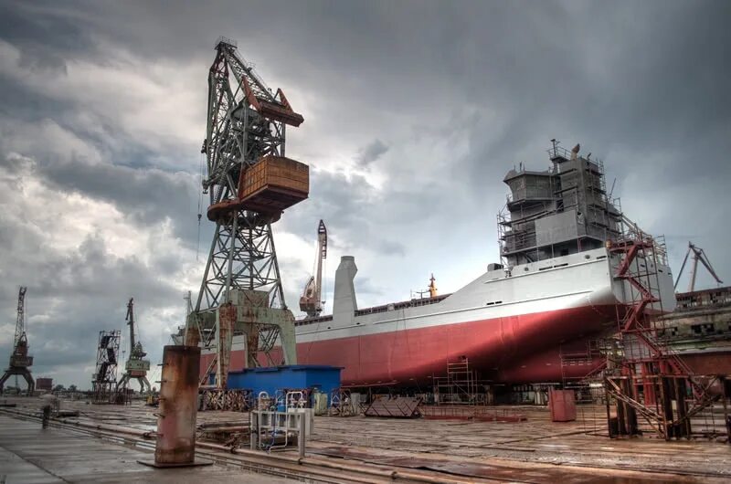 Город производства судов. Завод залив Керчь. Судостроительный завод Керчь. Керченский судостроительный завод залив. Верфь залив Керчь.