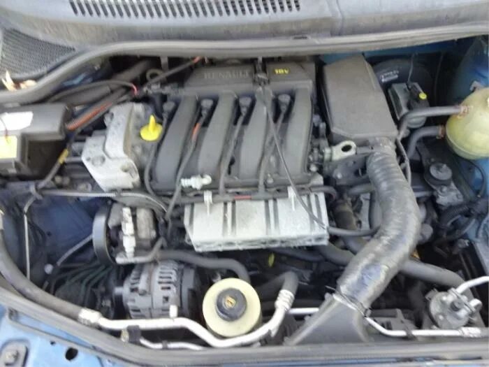 Renault scenic двигатели. K4m700 двигатель. Scenic 1.6 16v под капотом. Двигатель Рено Меган 1.4 16 клапанов 1998 года выпуска.