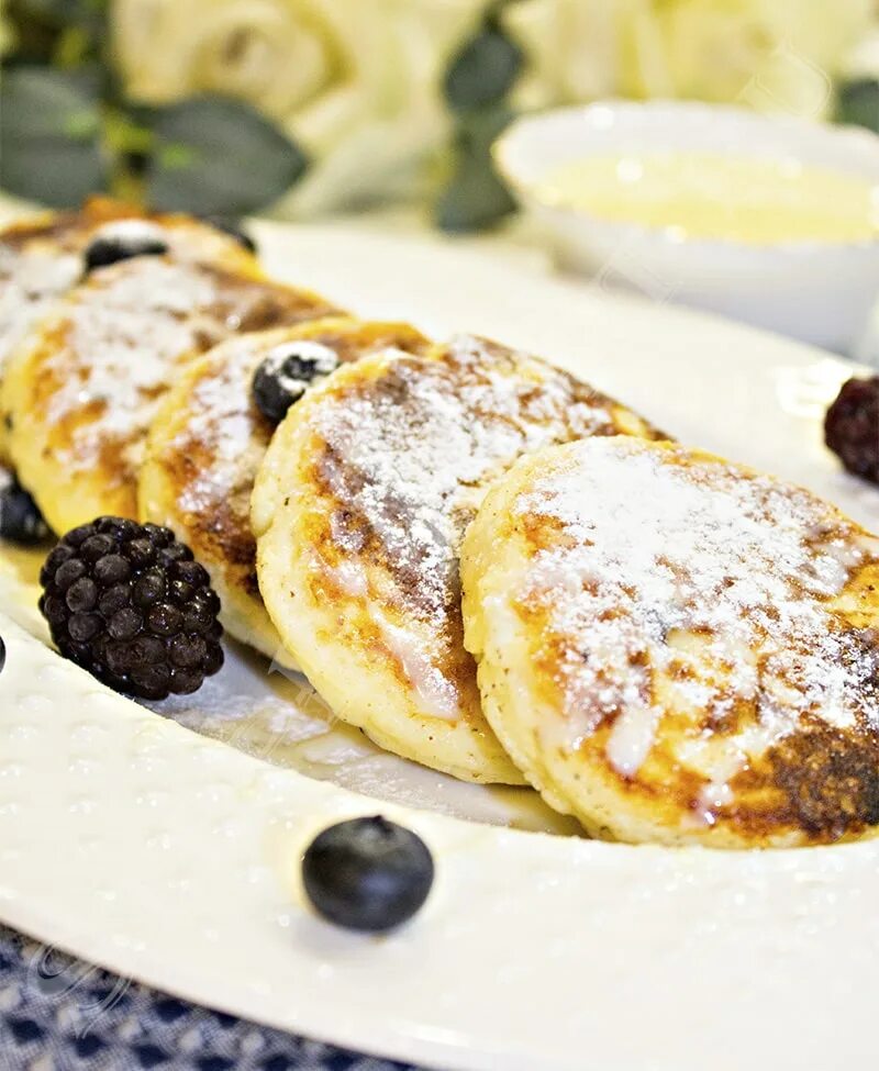 Сырники из киноа. Смесь для сырников. Творог для сырников. Сырники при диабете 2 типа. Красивая подача сырников.