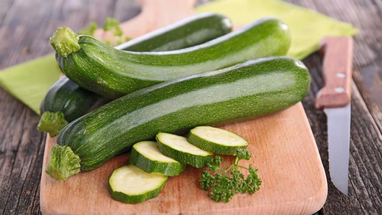 Кабачок vs цукини. Цукини как правильно. Кабачок цуккини багира f1. Кабачки цуккини. Цукини как правильно.