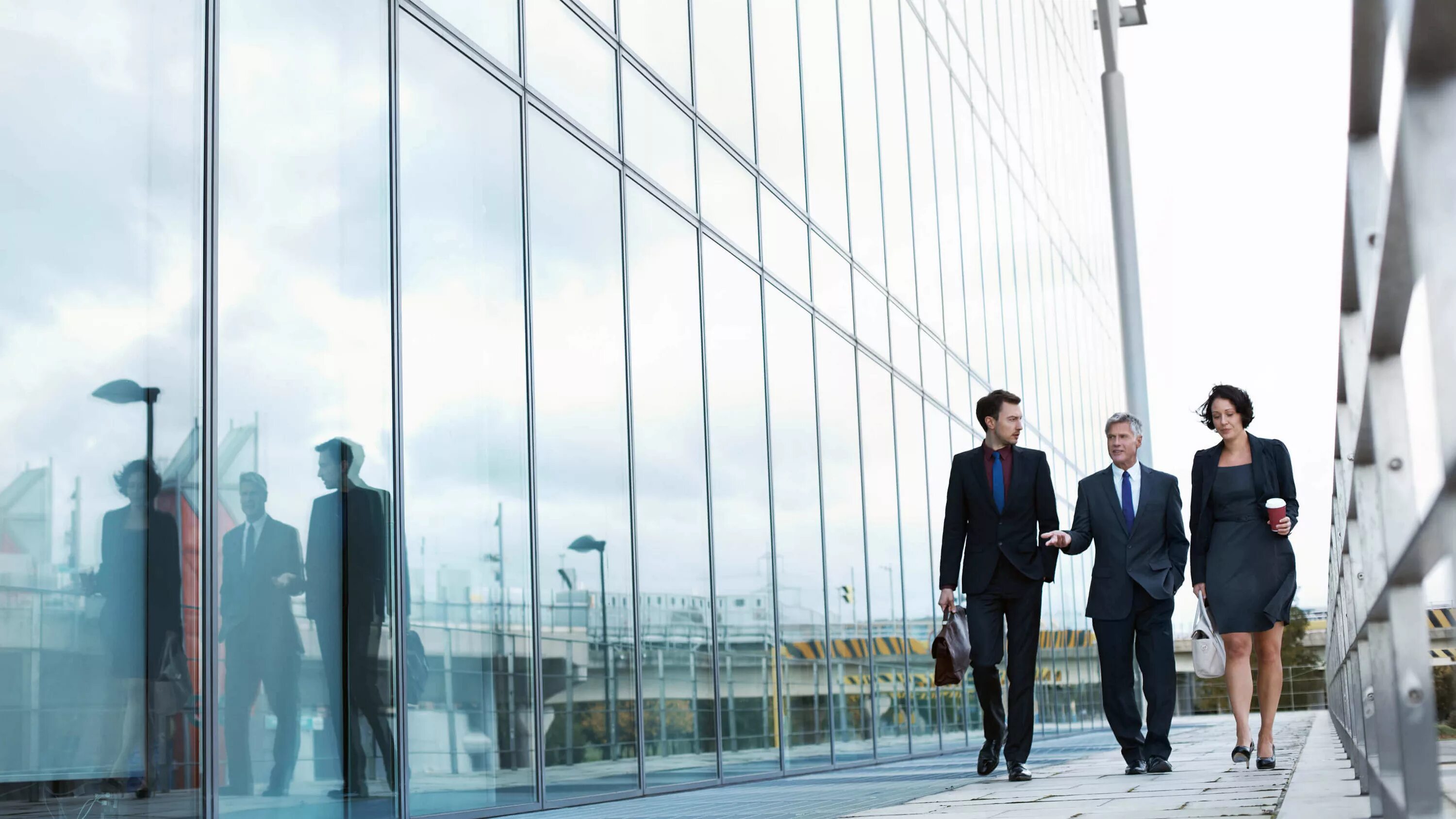 Change your life. Cheap или cheaps. Ai applications. Бизнес картинки. Глобализация картинки.