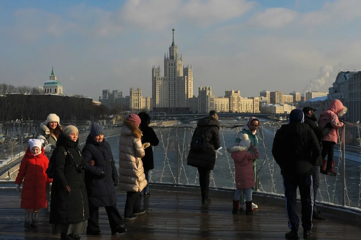 Какая погода в москве февраль 2024. Солнце Москвы. 23 Февраля Москва. Москва солнце Москвы. Погода в Москве фото.