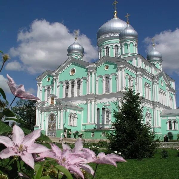В правительстве ожидают трехкратного роста турпотока в Саров и Дивеево через пят