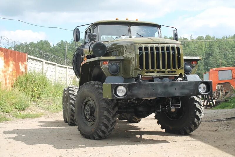 Автомобили урал авито. Шасси урал 5557. Урал 5557 сельхозник. Тюнингованный урал 4320. Автомобили урал авито.