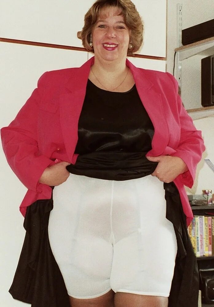 Толстые женщины в панталонах. Толстые женщины в рейтузах. Толстые женщины в панталонах. Толстая женщина в панталонах. Толстая женщина в панталонах.