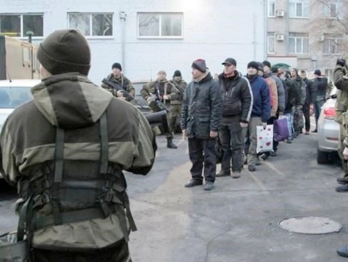Обмен военнопленными днр. Бойцы айдара. Российские пленные на украине. Как происходит обмен военнопленными. Как происходит обмен военнопленными.