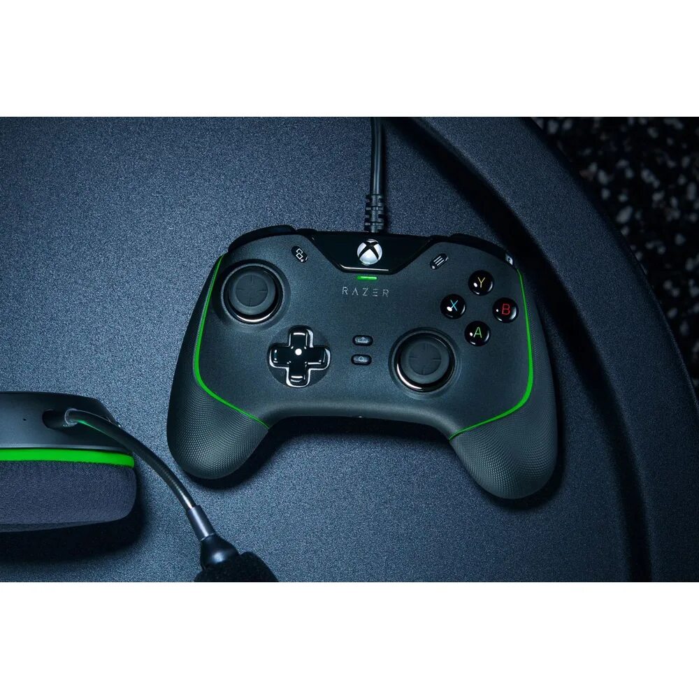 Xbox второй джойстик. Геймпад рейзер Xbox. Razer Wolverine v2. Геймпад Razer Wolverine v2. Геймпад Xbox Series Razer.