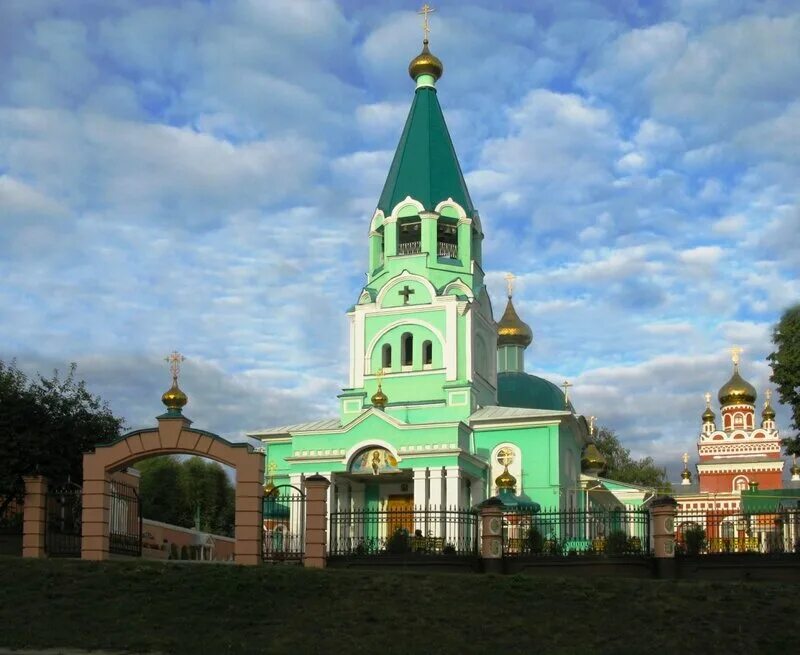 Михайловский собор (черкассы). Церкви ижевска работают. Собор святого архистратига михаила удмуртия. Троицкая церковь ижевск. Свято михайловский собор ижевск.