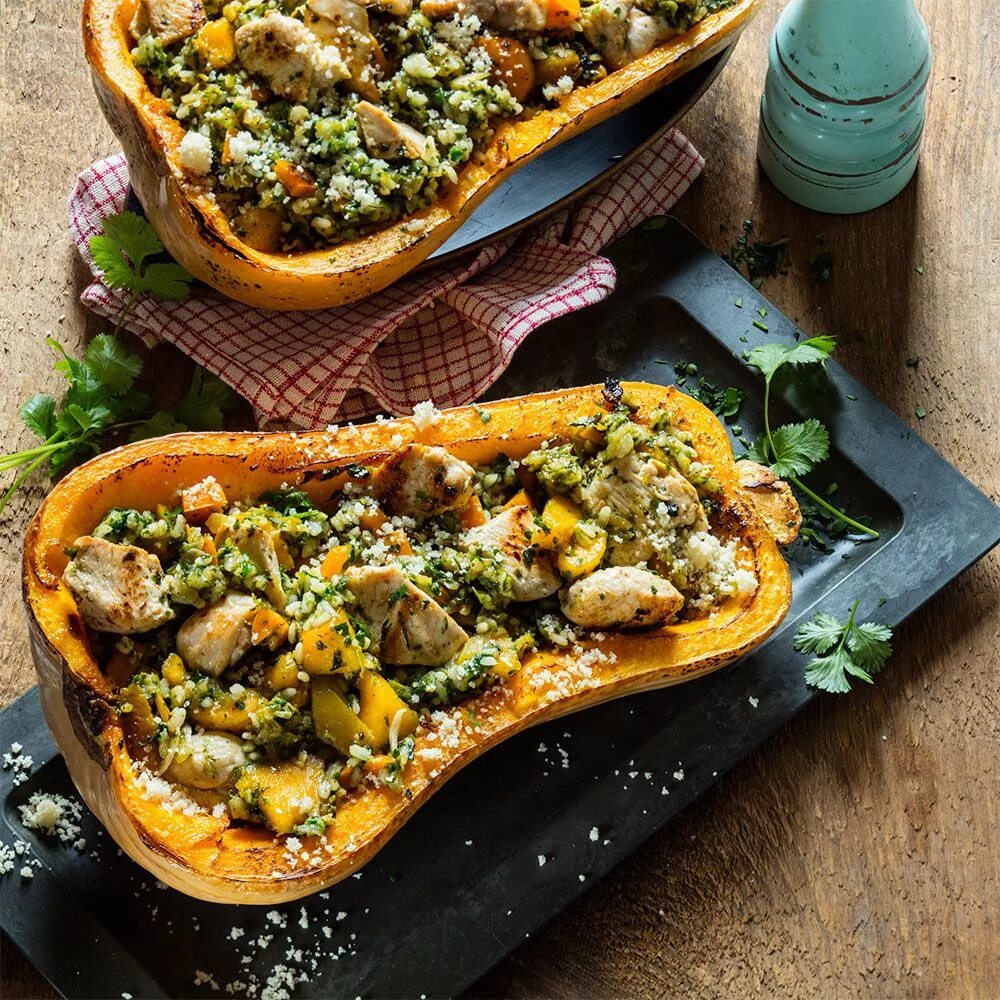 Тыква с овощами в духовке рецепты. Тыква фаршированная курицей. тыква фаршированная овощами. тыква с мясом. запеченная тыква с овощами.
