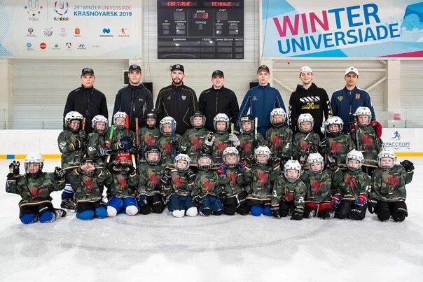 Ice camp. Винтер айс Красноярск хоккей. Хоккейная школа рубеж. Зима хоккей лес. Хоккейный магазин в Красноярске Winter Ice.