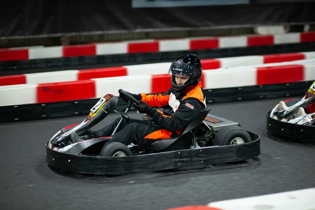 Картинг Lonato Karting. Картодром Лонато. Варшавское шоссе 30а картинг. Картинг Лонато Варшавское шоссе.