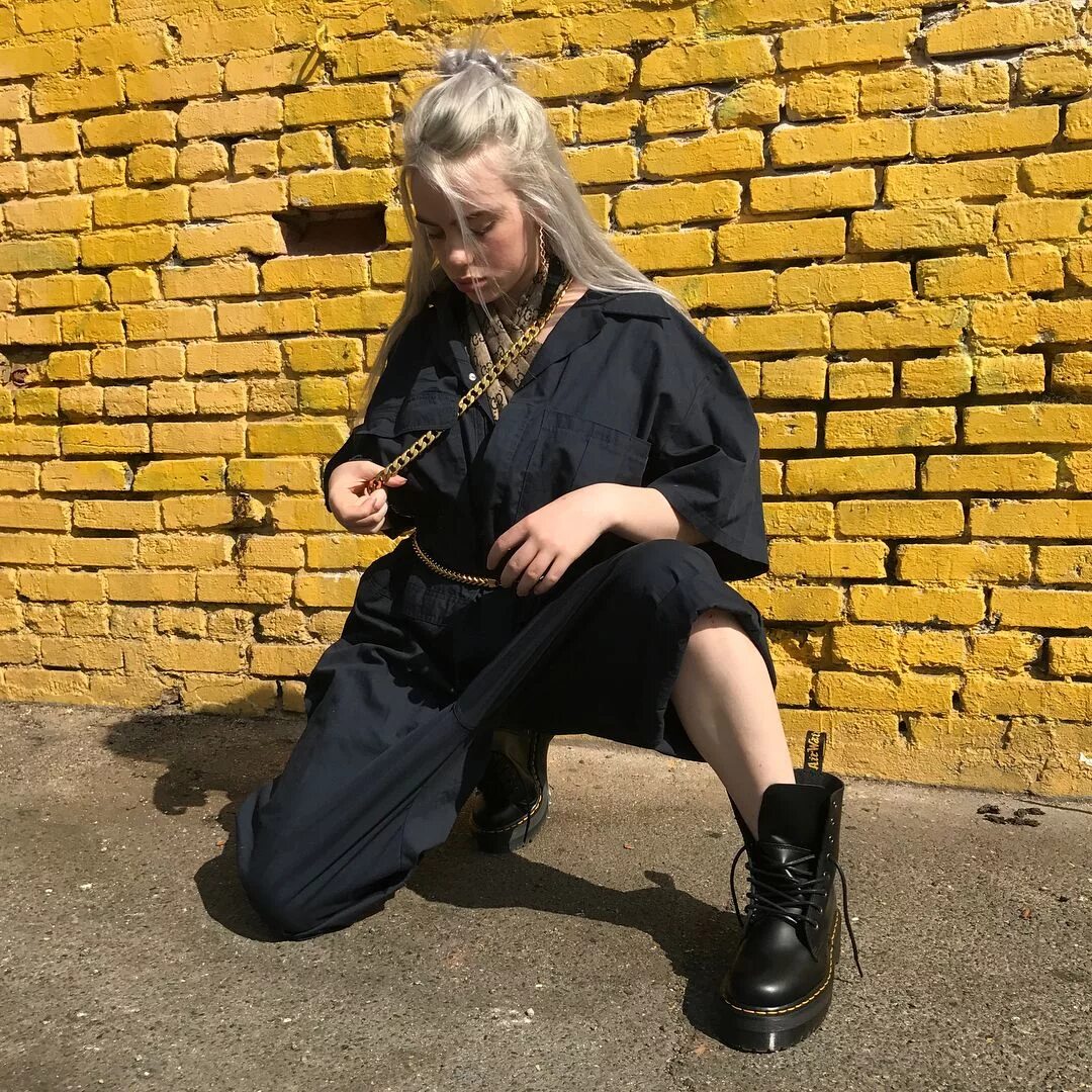 Billie eilish feet
