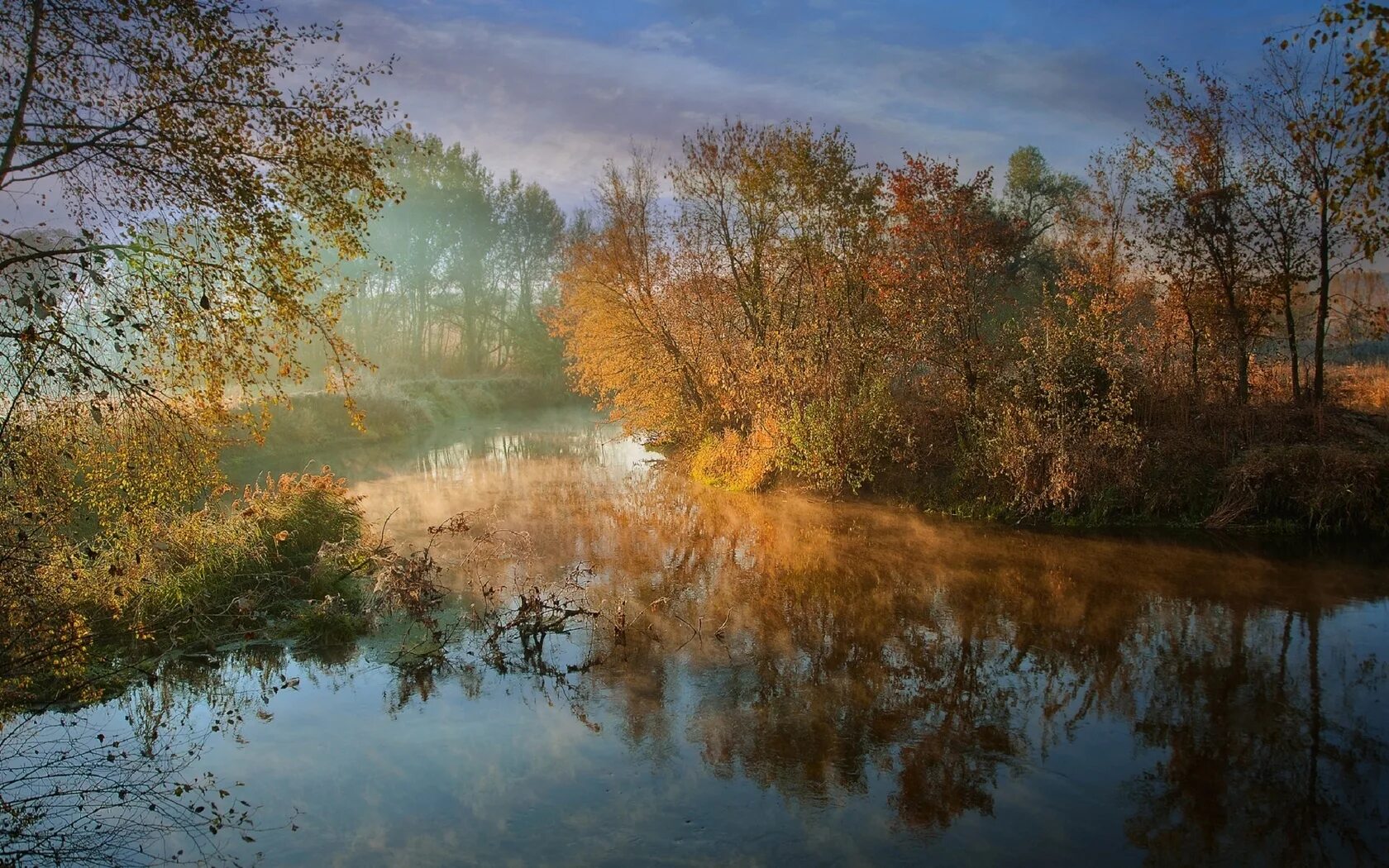 Осеннее утро. Утро осень река. Утро осенью. Осеннее утро пейзаж.