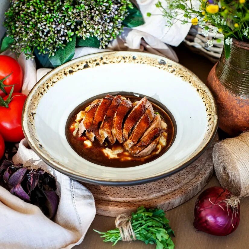 Сыроварня сочи орджоникидзе. Ресторан новикова в тюмени. Сыроварня ресторан черемушкинский рынок. Сыроварня наб времена года 3 меню. Ресторан сыроварня аркадий новиков.