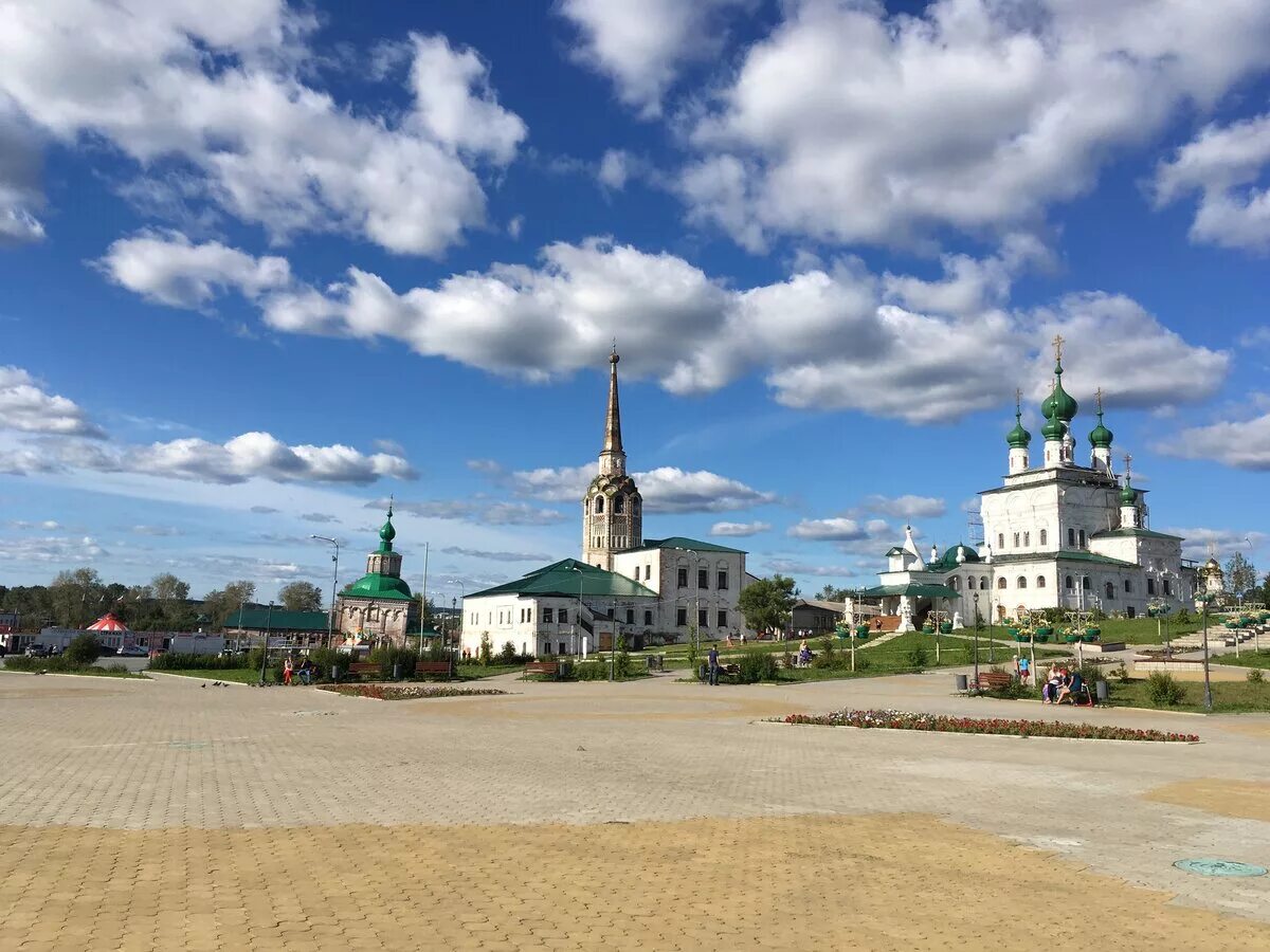 Соликамск большой город. Соборная площадь в Соликамске. Соборная площадь г.Соликамск Пермский край. Соборная площадь в Соликамске Пермский край. Воскресенская Церковь Соликамск.