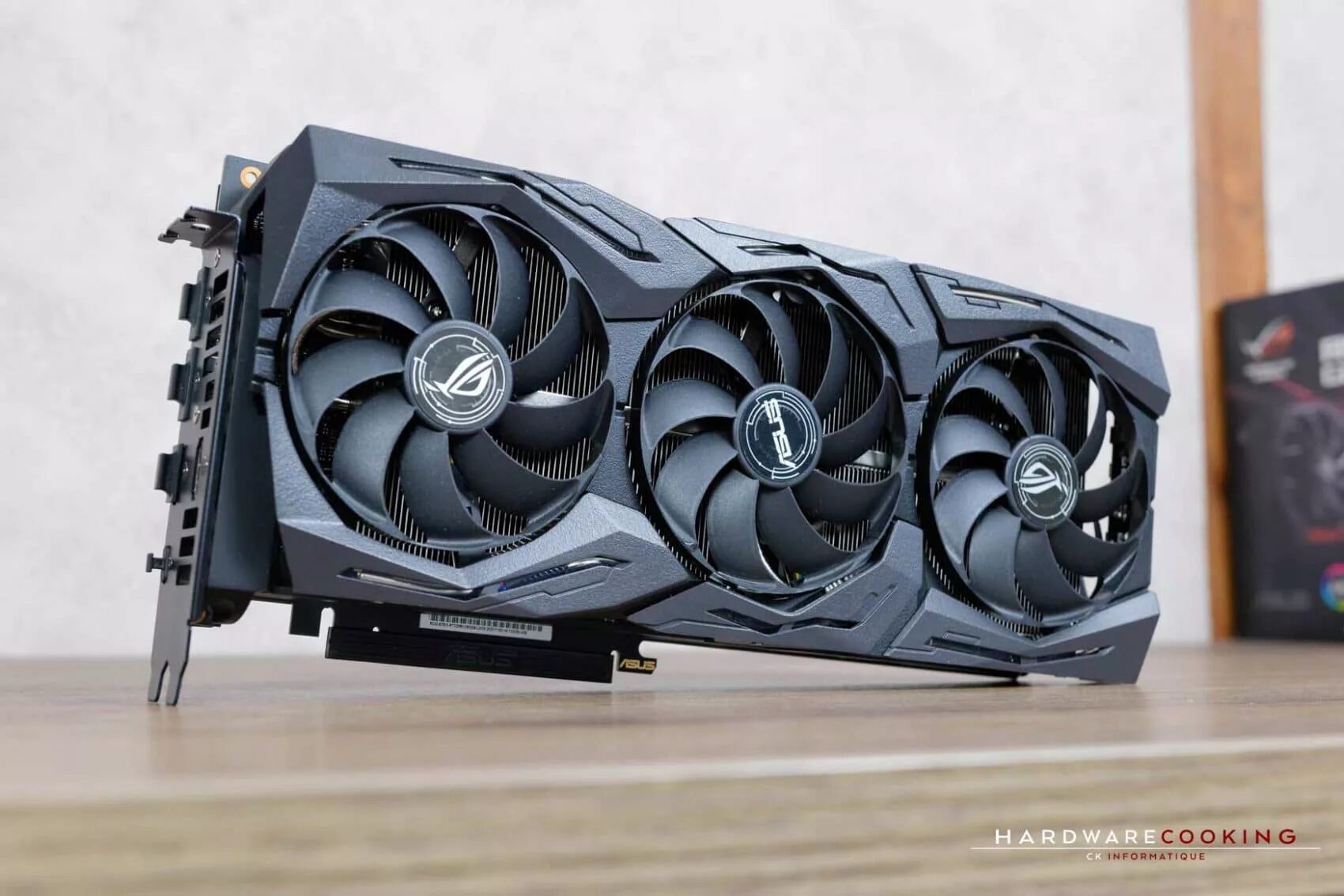 Asus rog strix rtx купить. ASUS RTX 2080. ASUS ROG Strix RTX 2080. ASUS ROG Strix 2080 super. ASUS TUF RTX 3070ti.