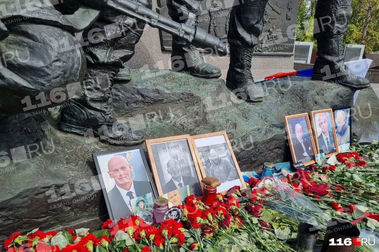 мемориал пригожина. мемориал пригожина. мемориальный комплекс чвк "вагнер" в горячем ключе. мемориал пригожина. мемориал пригожина.