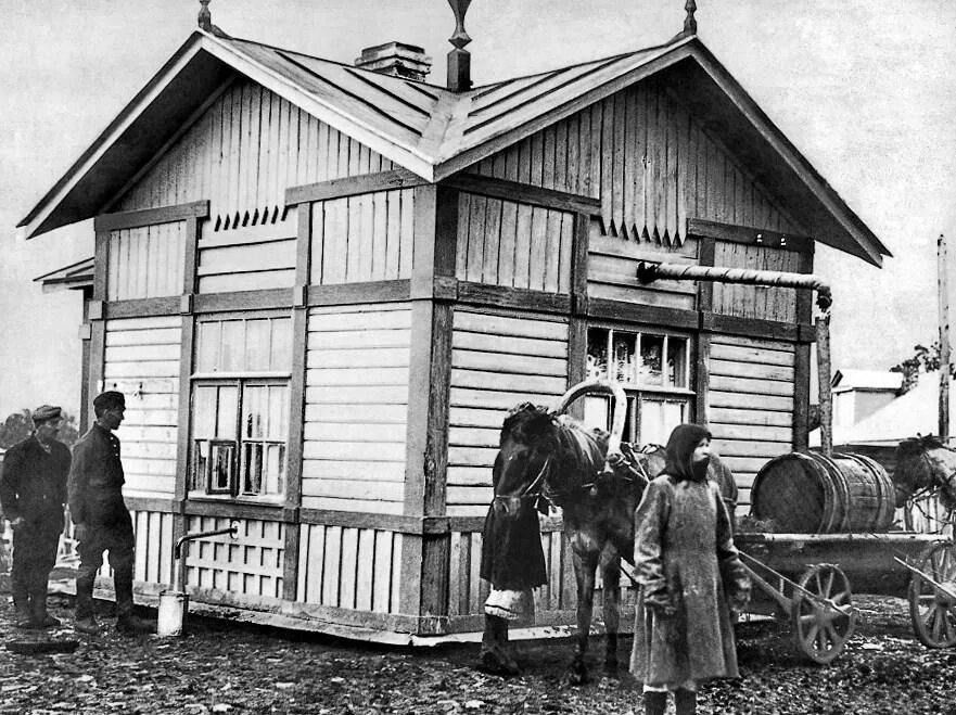 Какие города были в 1930 году. Водоразборная будка. Водозаборная будка. Будки XX века. Будка стрелочника.