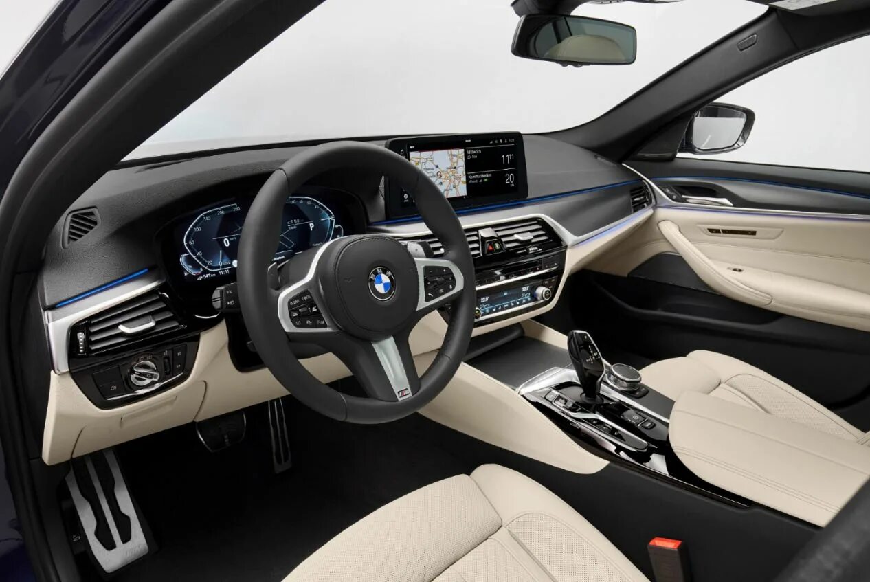 Bmw g80 цена. BMW 5 2021 салон. БМВ 530 2021. BMW g30 Interior. БМВ 520 2021.