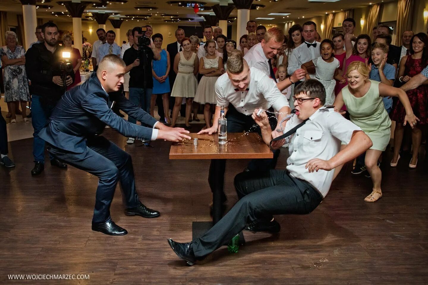 конкурсы школа смешные. необычный тимбилдинг. конкурсы на корпоратив. коллектив учителей. конкурсы с шариками.