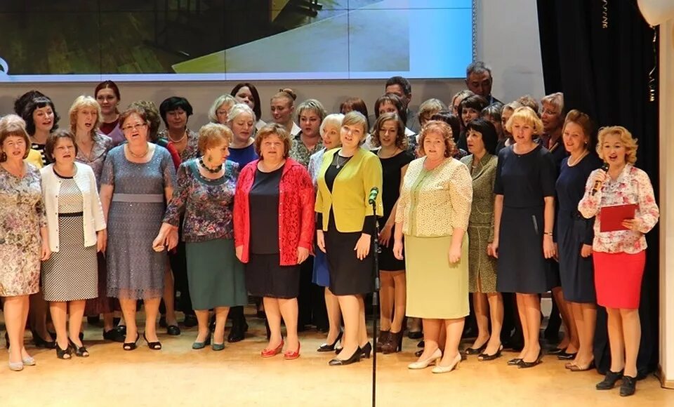 Школа 16 карпинск. Школа без учителей. Преподаватели 16 школы. Школа 16 академический. Учителя 16 школы новочебоксарск.