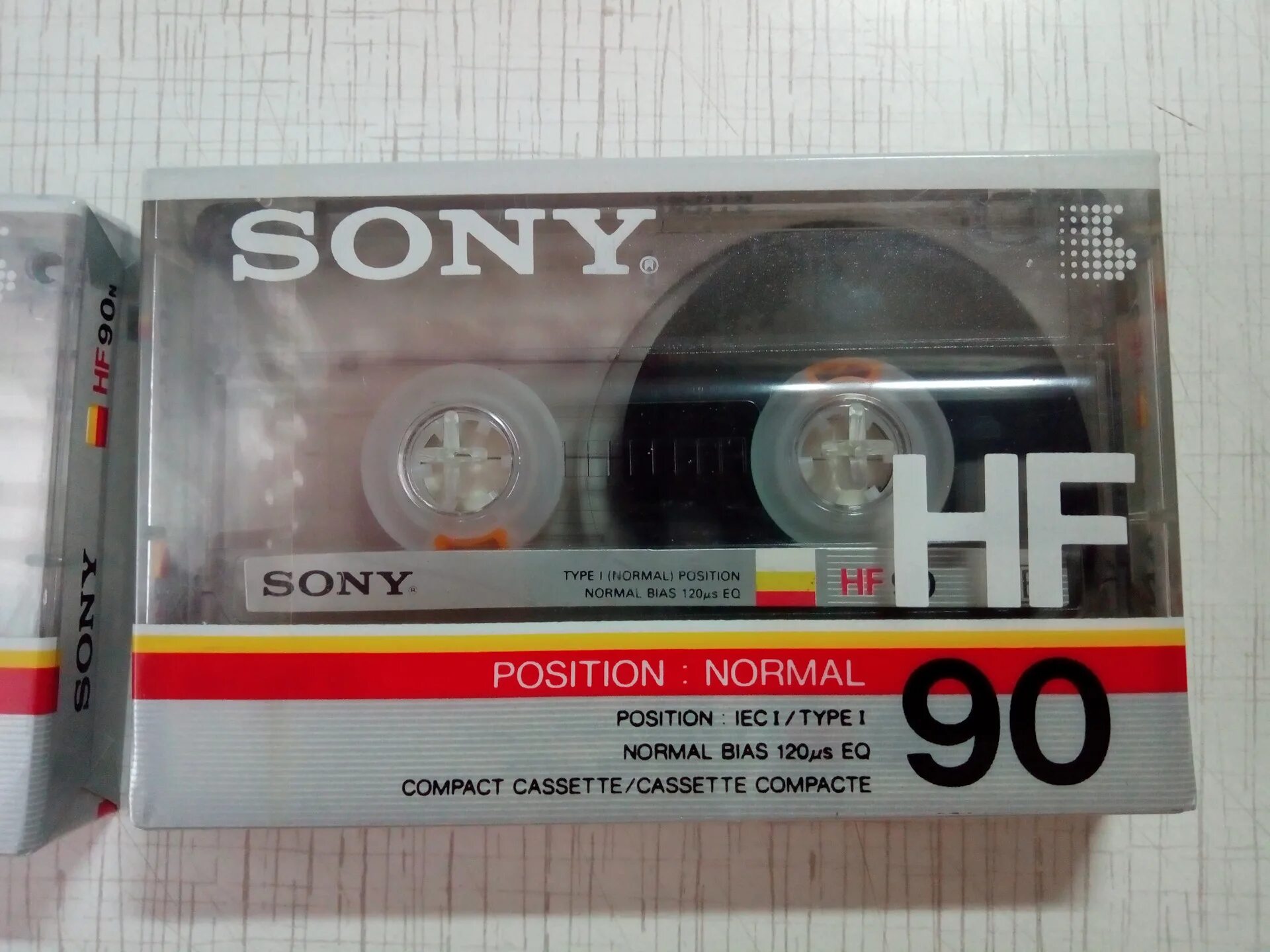 Две кассеты. Кассета Sony HF 90. Кассета 1996 сони. Аудиокассеты Sony HF 90 normal bias. Аудиокассета Sony c90hf вкладыш.
