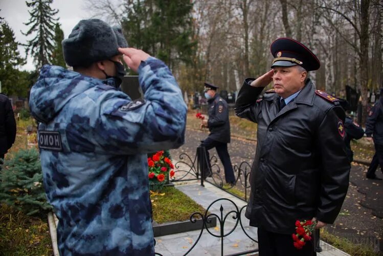 Мвд смерть родственника. День Пензенского СОБРА. День погибших сотрудников СОБР. Гибель сотрудника полиции при исполнении.