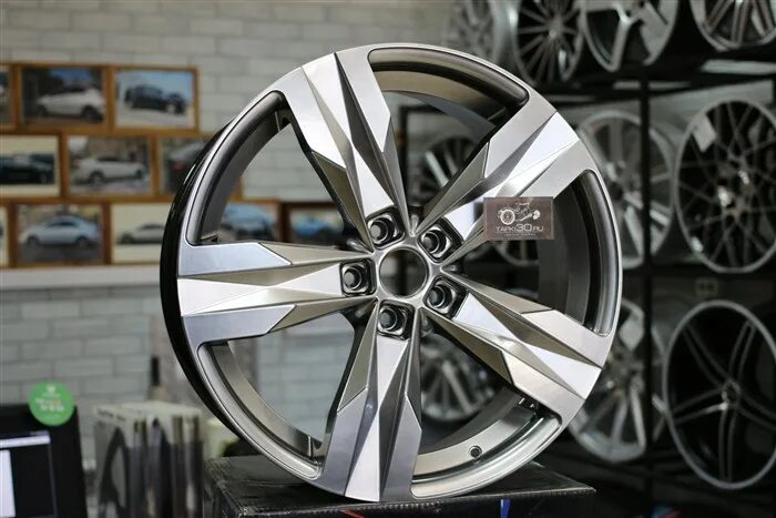 диски 8. 5xr17. 3. диски dub 8 ball. диски momo spider 8.