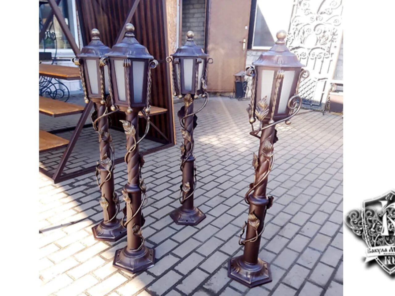 Кузница белорецк. Магазин кузница. Магазин кузнец владикавказ. Sf2 se кузница. Визитка ковка.