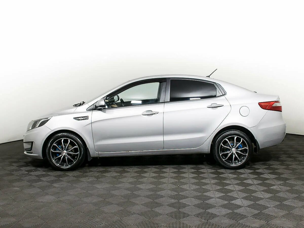 Kia Rio 3. Kia Rio III седан 2013. Киа Рио 2019 серебристый зад. Киа Рио 2012 сбоку. Rio et46