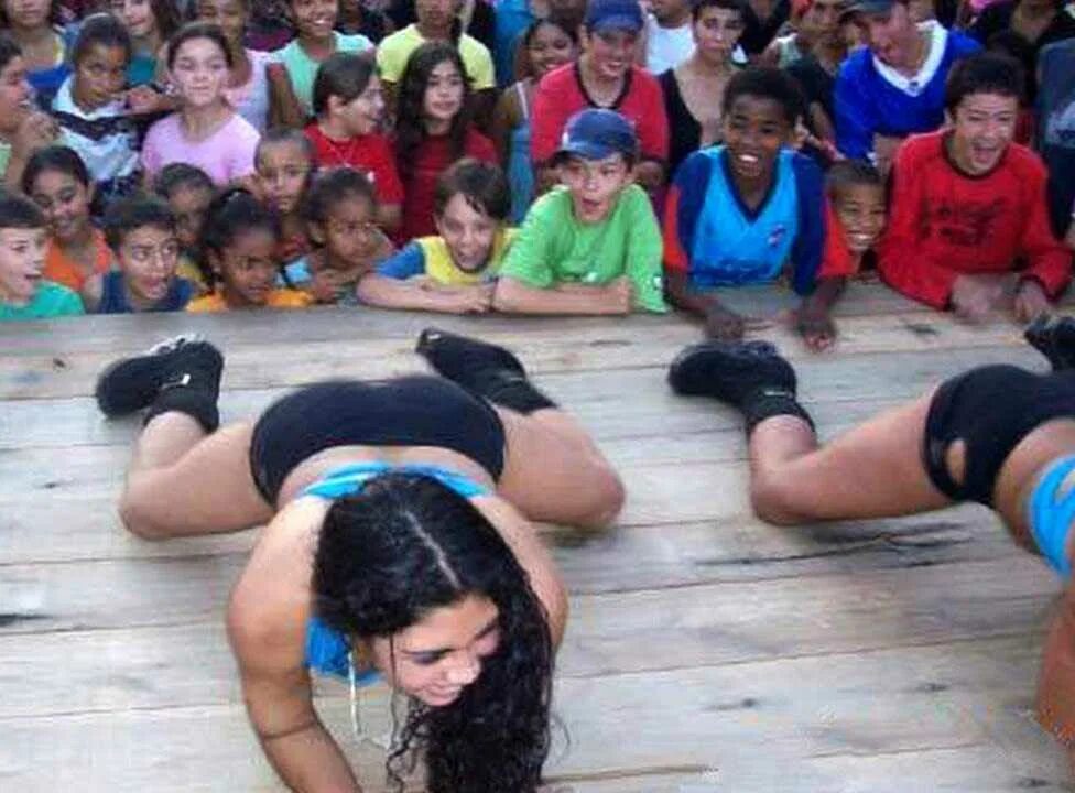 Школы в разных странах. Тренировки китайских детей гимнастов. Самые жесткие школы. Деревенская школа. Самые жесткие школы.