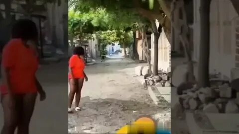 Бабушка сломала
