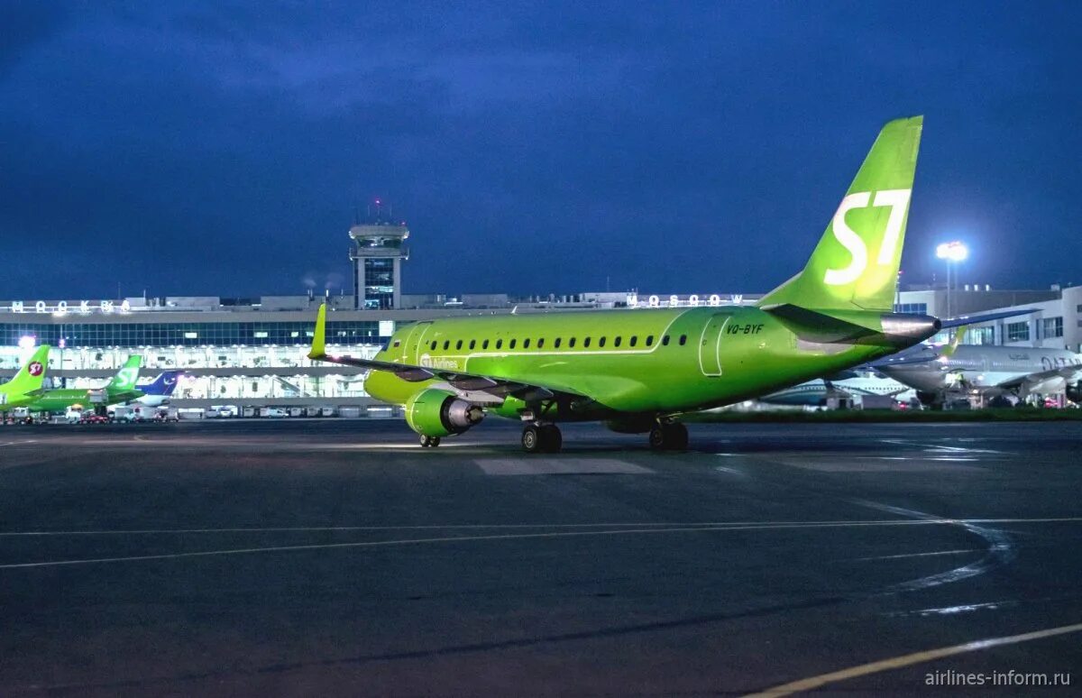 Абакан s7-123. Bombardier s7. Самолет москва s7. S7 airlines. A320-200.