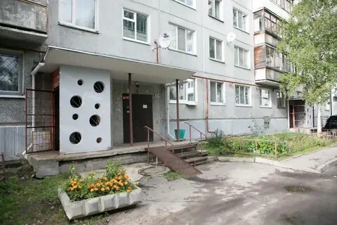 Космонавтов 35