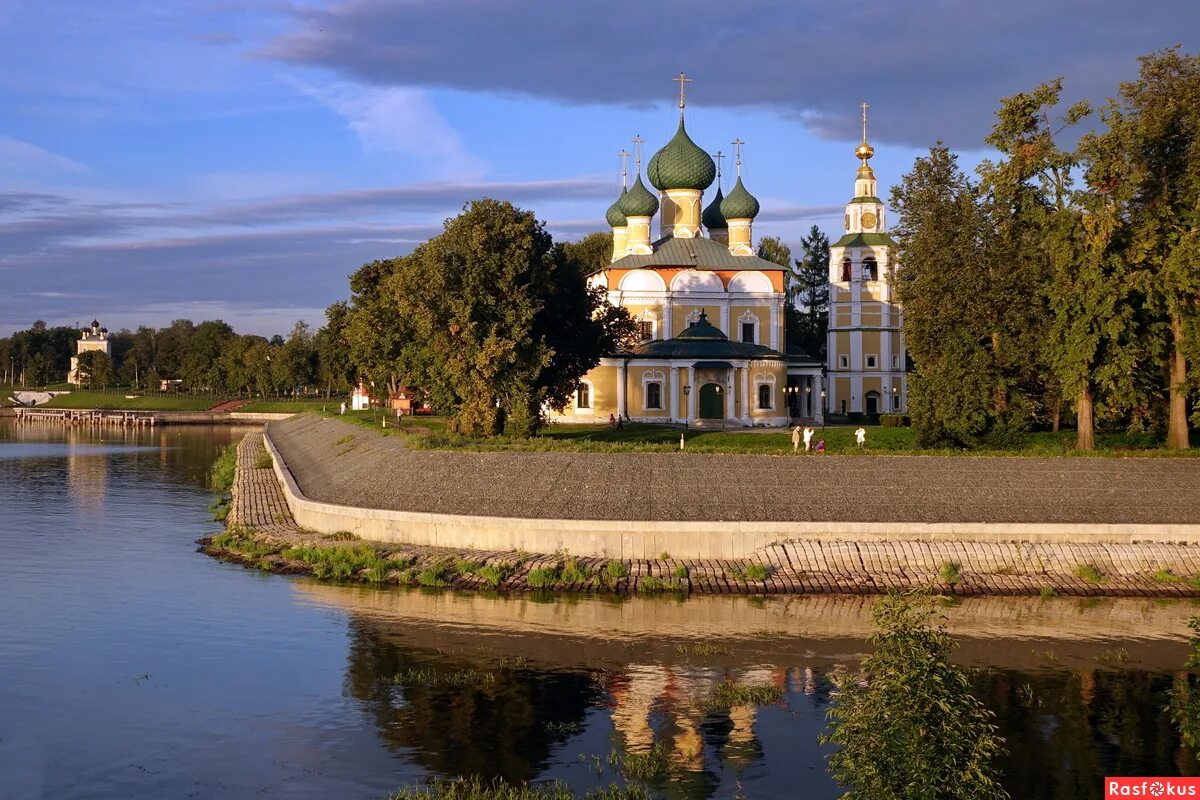 Г углич. Углич волга. Г углич. Город углич ярославской области. Церковь димитрия в угличе на волге.