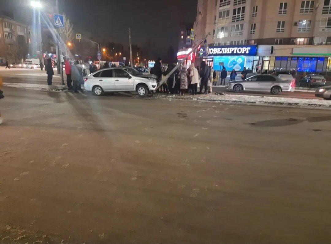 Сгоревшая бытовка. Пожар фото. Новости омска сегодня. Новости омска. Омск новости 17 апреля.