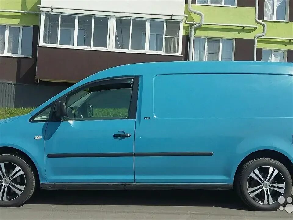 Купить фольксваген бу брянске. VW Caddy 2011 Maxi. Фольксваген Кадди 2011. Фольксваген Кадди цельнометаллический. Цельнометаллический Volkswagen Caddy Maxi.