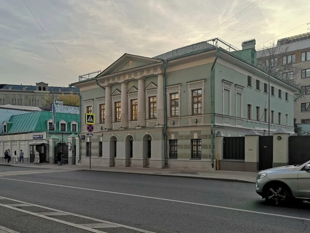 Москва ул большая Ордынка. Большая Ордынка 51. Ордынка улица в Москве. Городская усадьба Арсеньевых большая Ордынка.