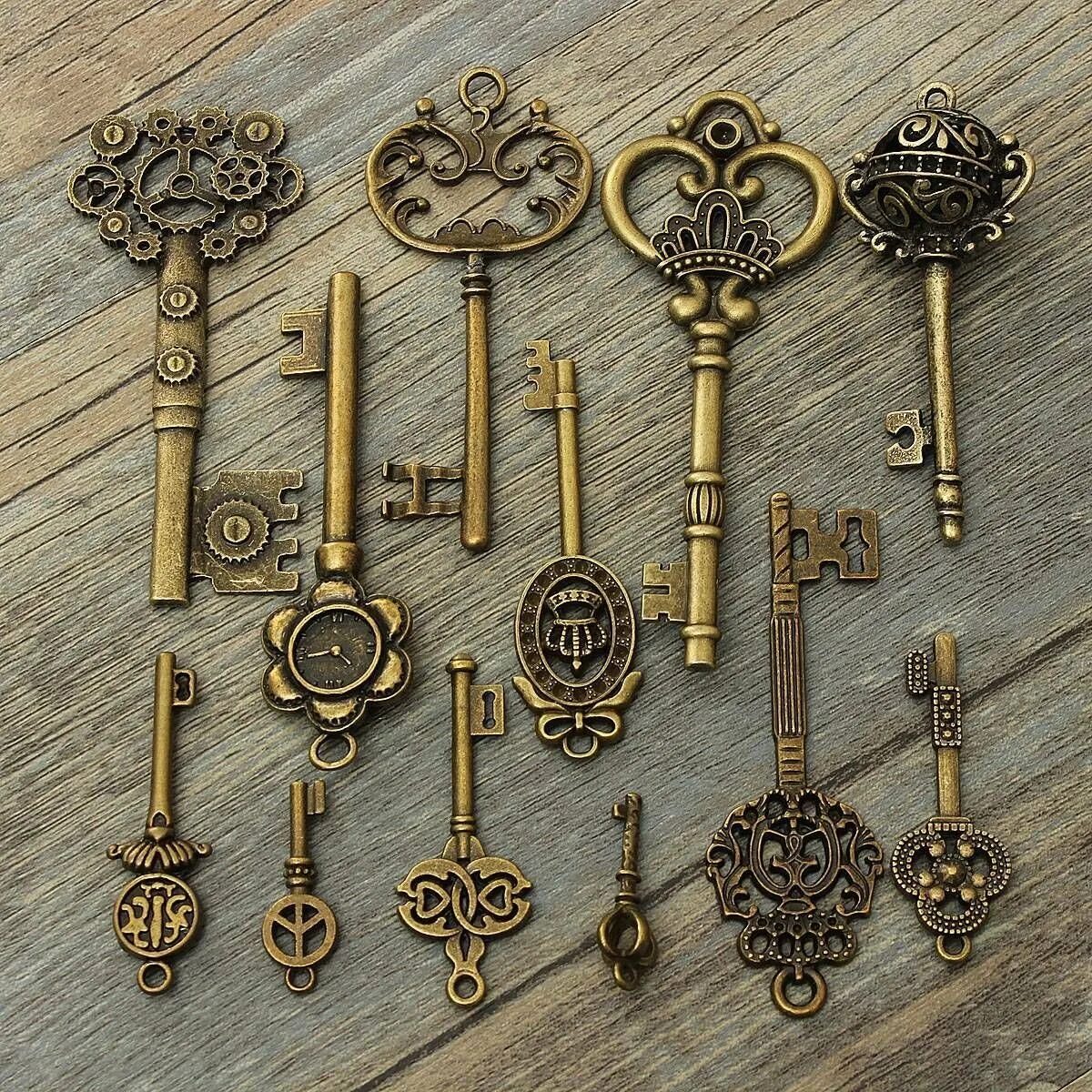 Куплю старые ключи. Старинный ключ. Старинные замки и ключи. Антикварный ключ. Красивый старинный ключ.