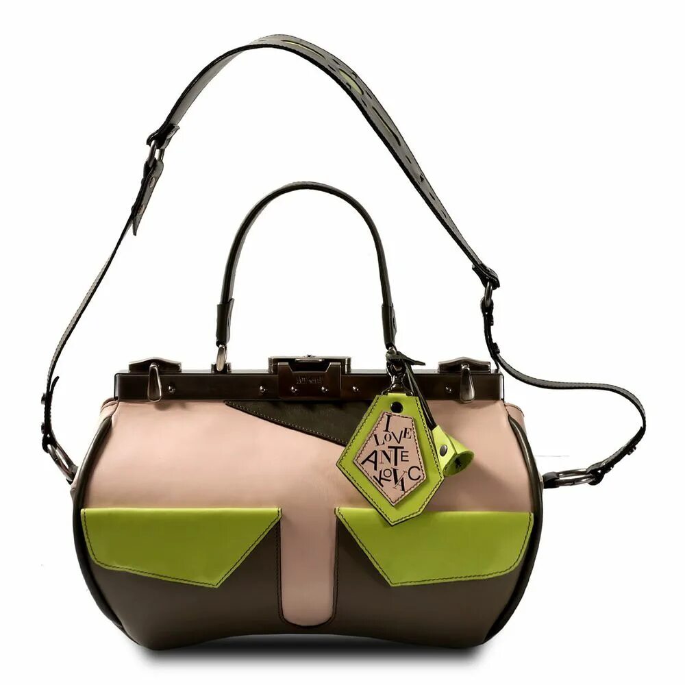 много сумок. Dior revolution сумка. выкладка сумок. сумки женские брендовые. сумки известных брендов.