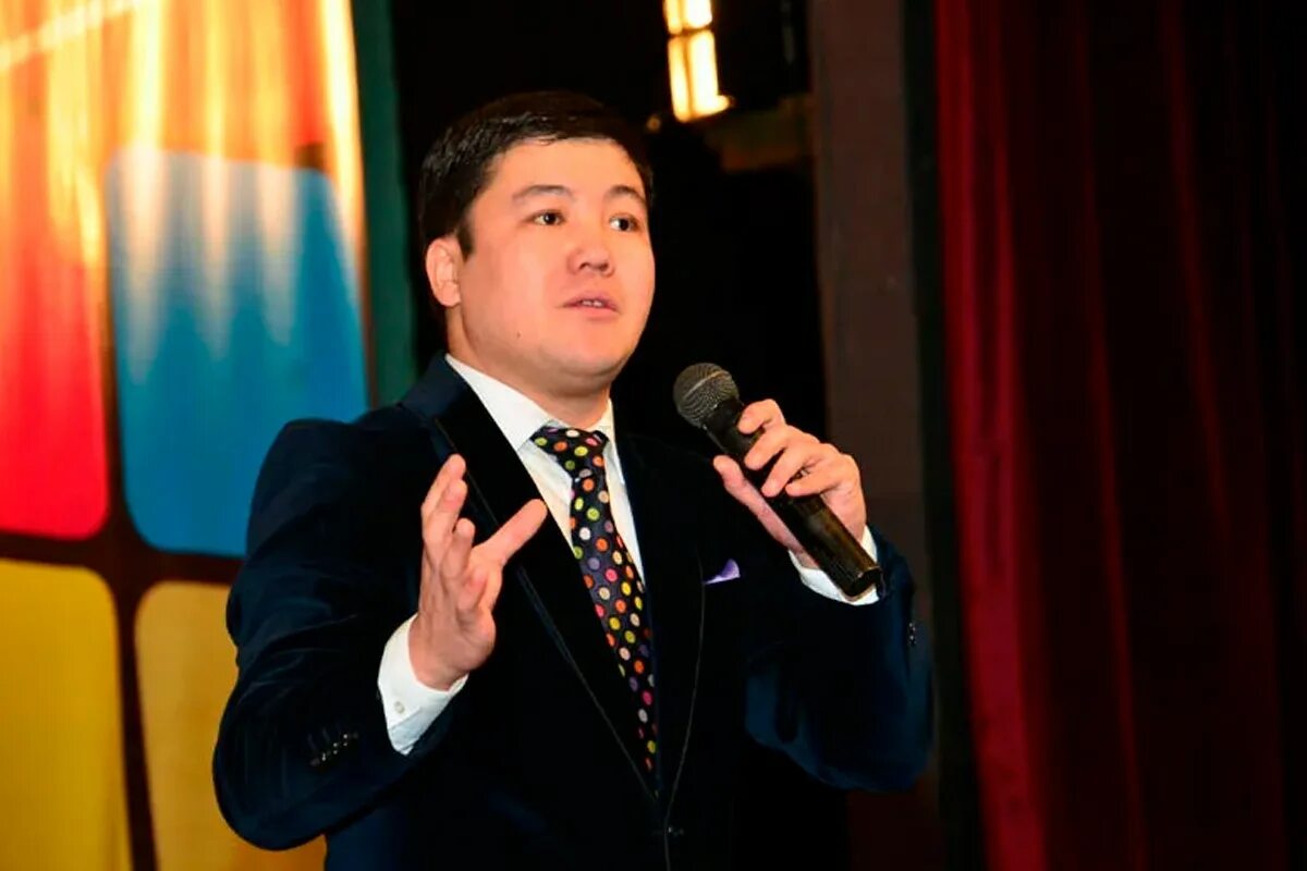 турсунбек квн. кабатов, турсынбек амангалиевич. тұрсынбек кабатов 2022 семья. турсунбек кабатов. турсунбек кабатов семья.