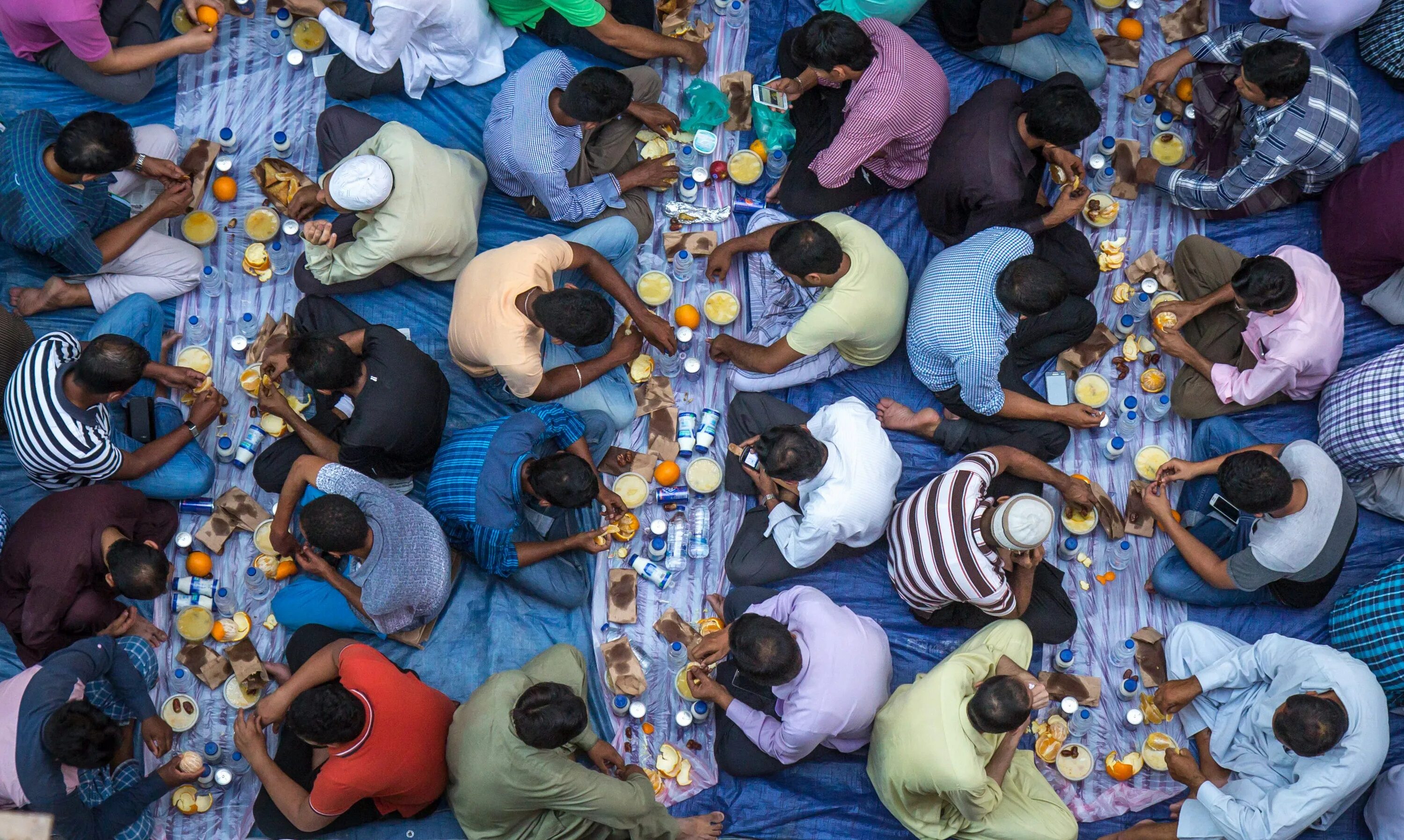 Выходной у мусульман. Новый год у мусульман. Благотворительность в Рамадан. Рамадан в ОАЭ Дубай.